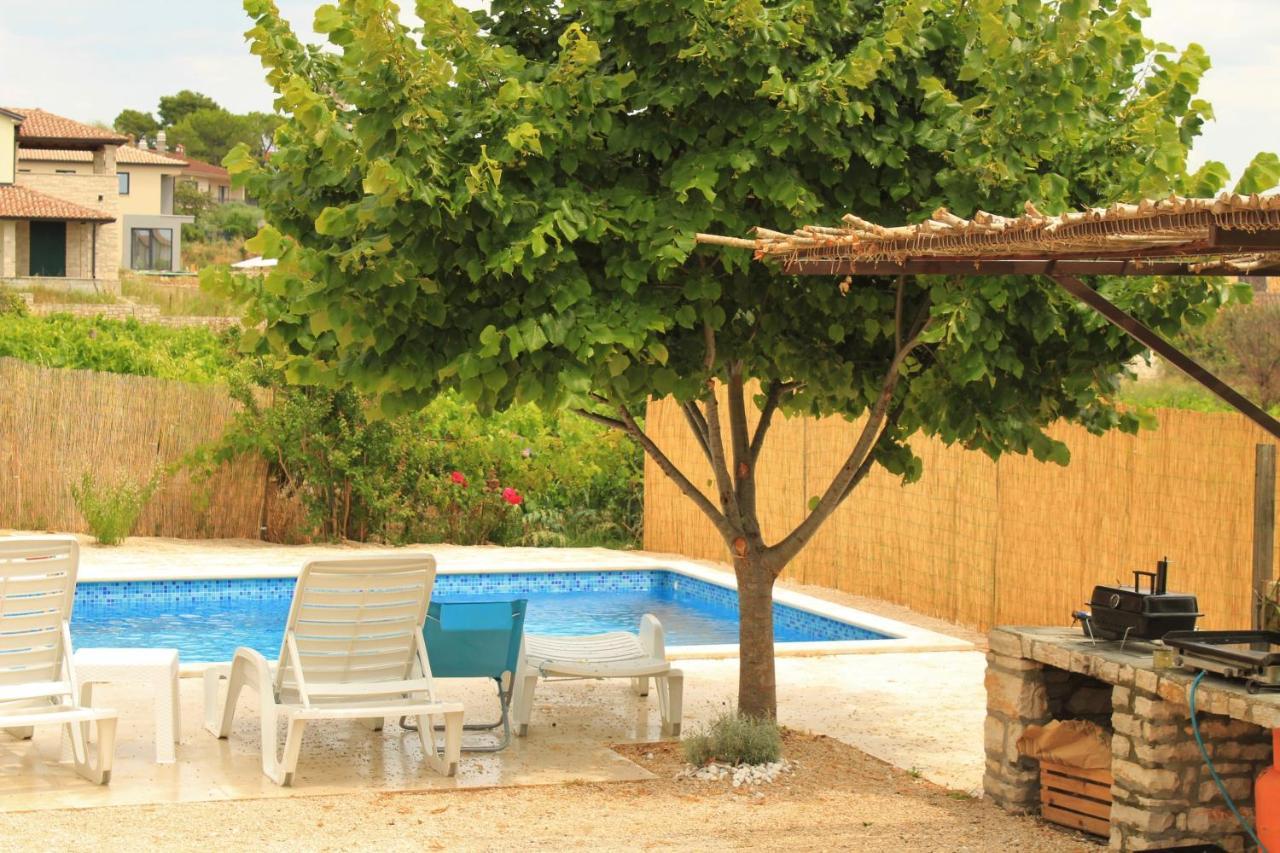 Apartman Robi Nova Vas  Esterno foto